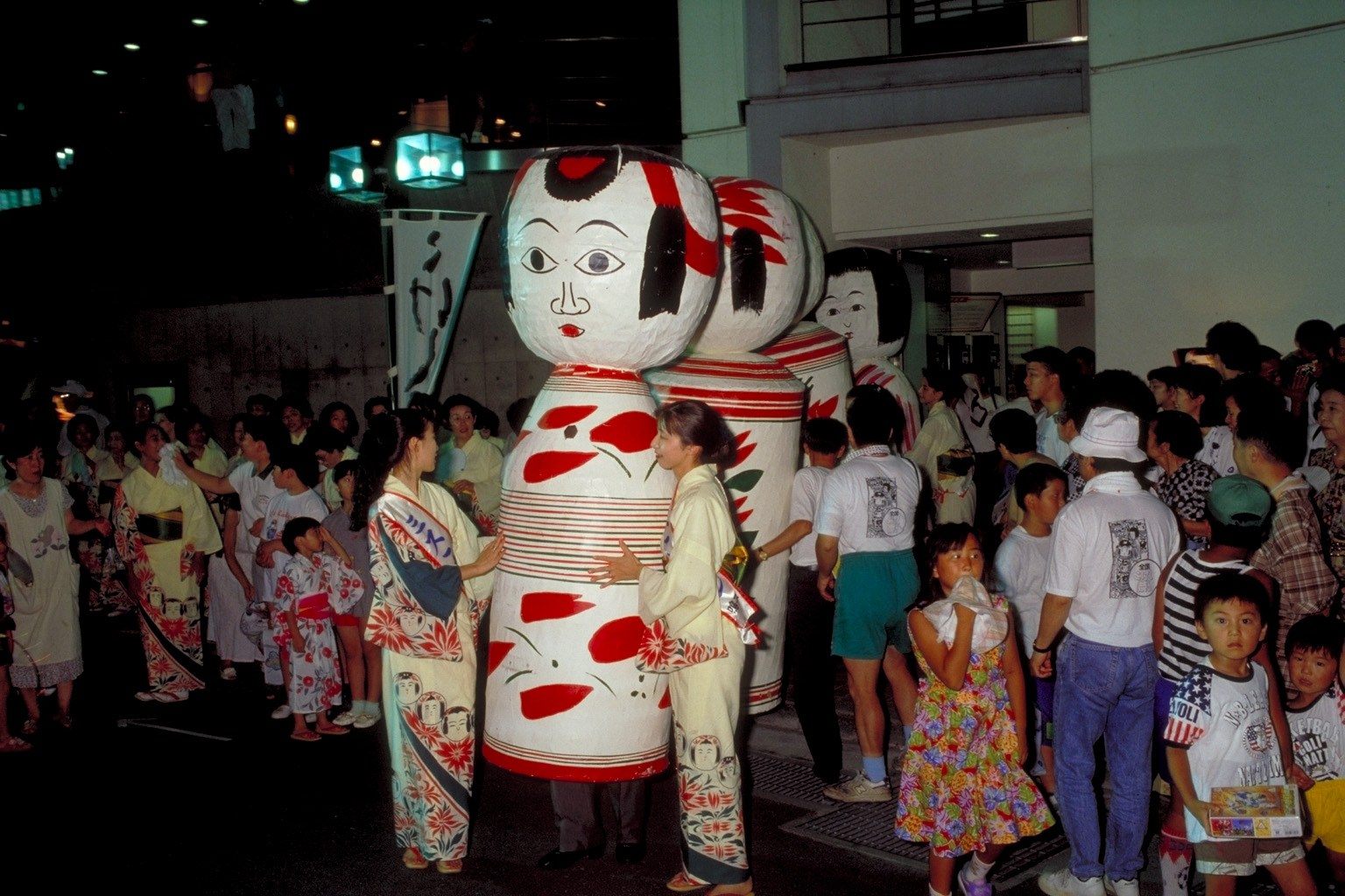 Tal es la afición por las muñecas Kokeshi que en Japón se realiza un festival